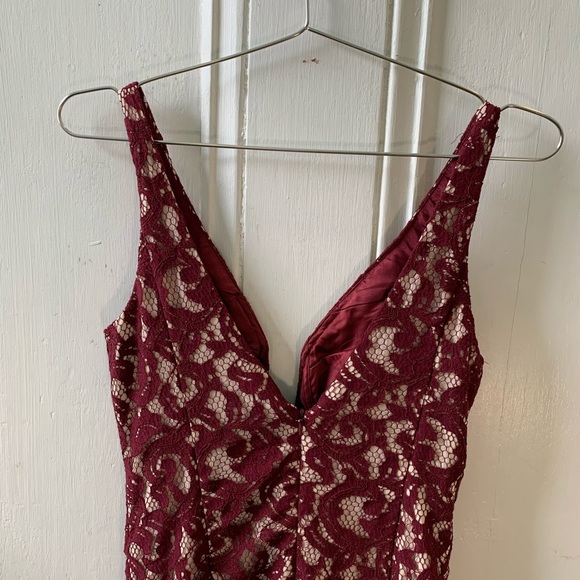 Bardot Burgundy Lace Curve Hugging Dress - Picture 6 of 9